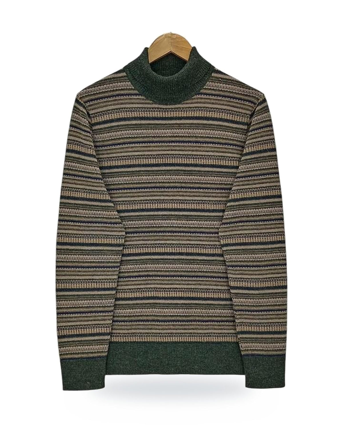 The Pitumarca Turtleneck, front